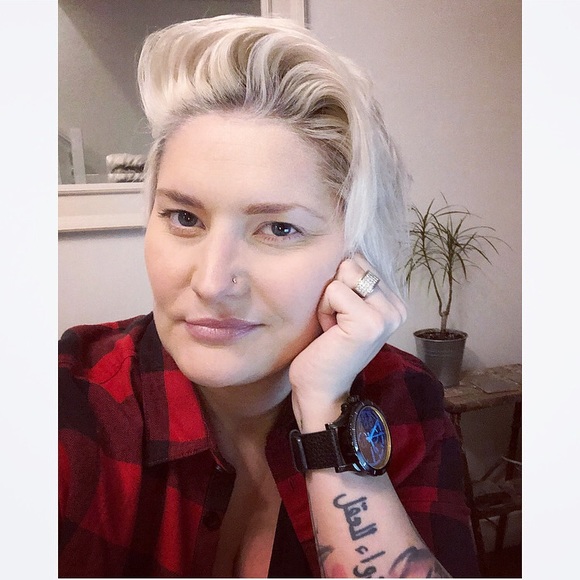 Meet your Posher, Amber - Picture 1 of 1